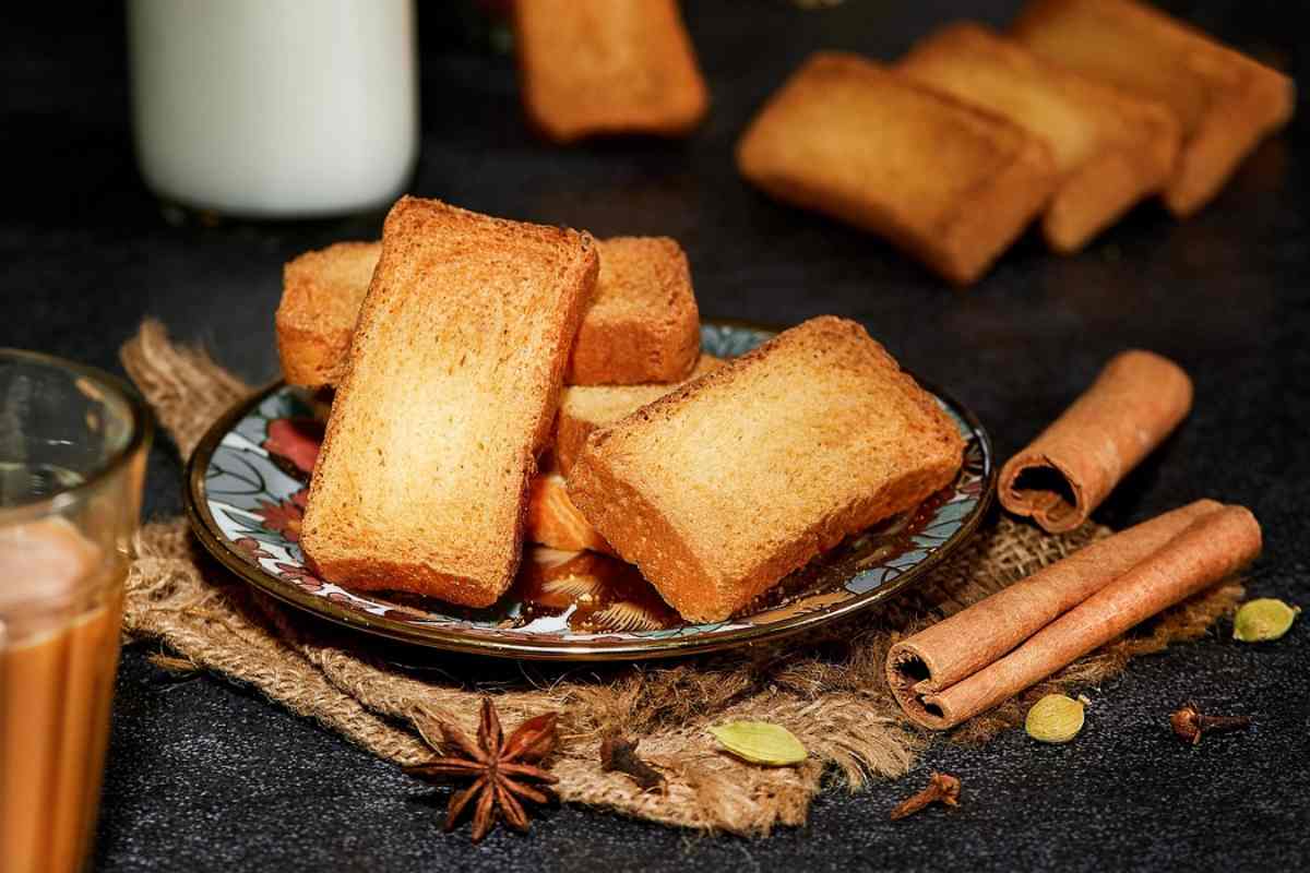perché non mangiare fette biscottate colazione