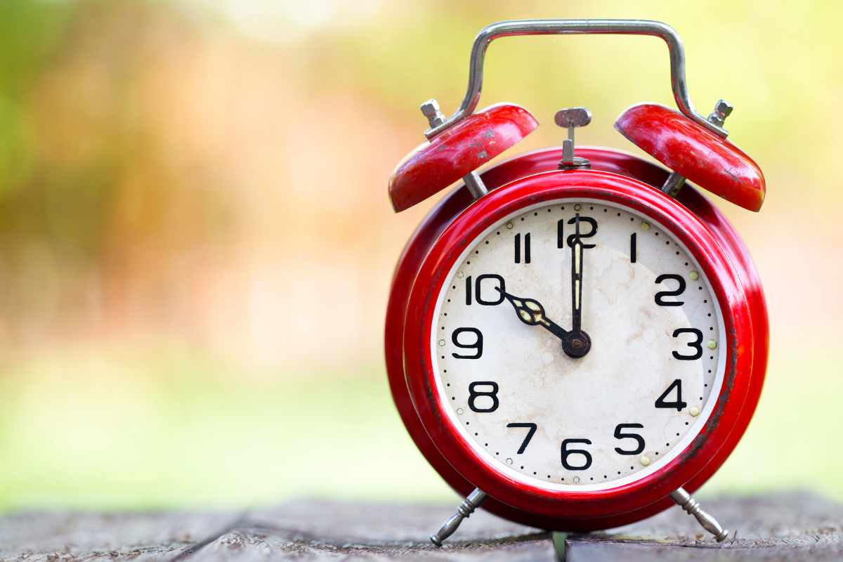 Ora legale 2026: quando e come dobbiamo spostare le lancette dell’orologio