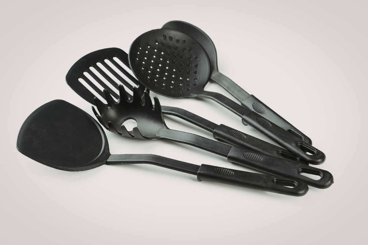 utensili da cucina nocivi quali evitare